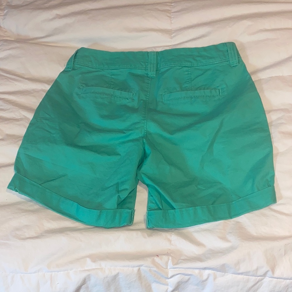 Old Navy roll up Bermuda shorts in walk the line green size 0 petite - Picture 4 of 4